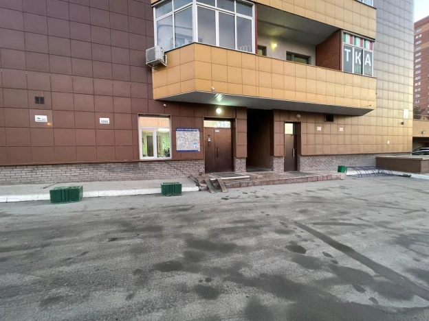 Купить двухкомнатную квартиру в районе Заельцовский в Новосибирске. Вариант № 8217762, 42, площадь -  квм, цена 8990000 рублей