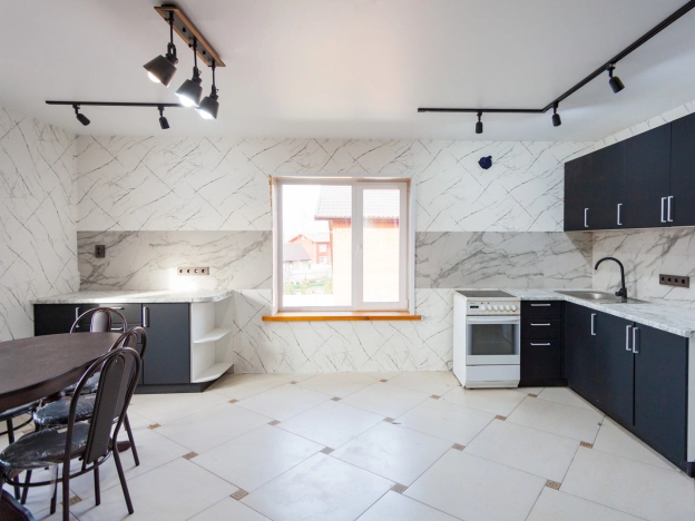 Купить дом на улице Благодарная в Бердске. Вариант № 12825, 3, площадь -  квм, цена 18500000 рублей