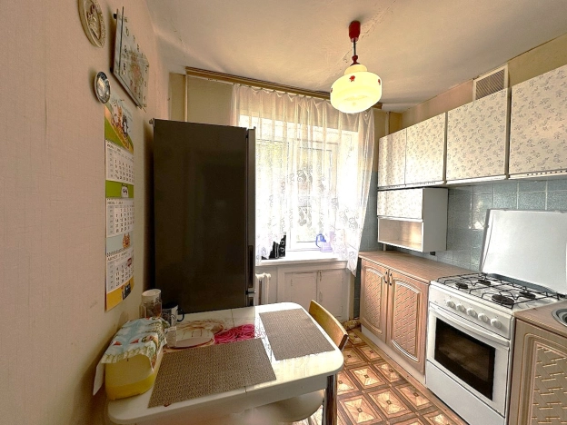 Купить двухкомнатную квартиру на улице Школьная в Калужской области. Вариант № 1884701, 5, площадь -  квм, цена 2900000 рублей