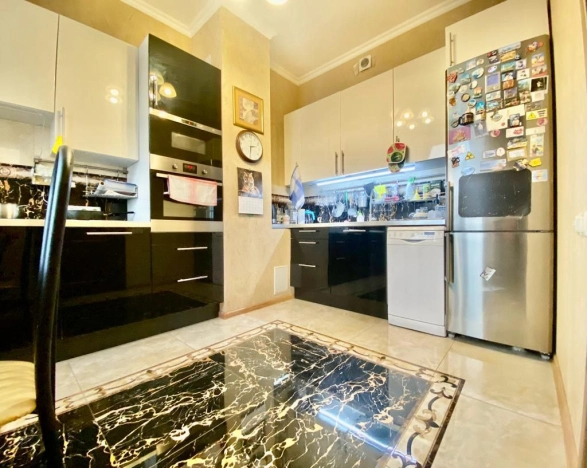 Купить трехкомнатную квартиру на вторичке у метро Терехово в Москве. Вариант № 10771197, 1, площадь - квм, цена 33790000 рублей