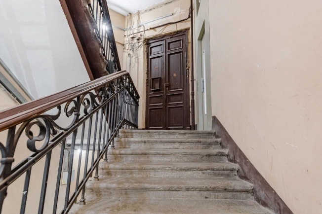 Купить Студию на вторичке на улице Радищева в Санкт-Петербурге. Вариант № 8434504, 35, площадь -  квм, цена 6400000 рублей