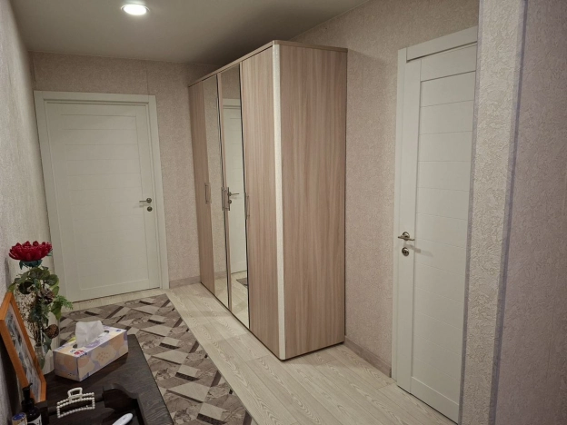 Снять квартиру в районе Калининский в Новосибирске. Вариант № 9499244, 6, площадь -  квм, цена 32000 рублей