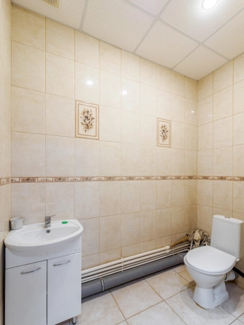 Купить коммерческую недвижимость свободного назначения в Омске. Вариант № 8287, 6, площадь -  квм, цена 10600000 рублей