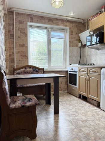 Купить трехкомнатную квартиру в Омске. Вариант № 1998076, 7, площадь -  квм, цена 5580000 рублей