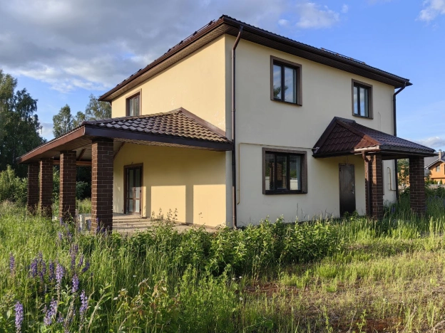 Купить дом на улице Заозёрный переулок в Смоленской области. Вариант № 1003689, 3, площадь -  квм, цена 8500000 рублей