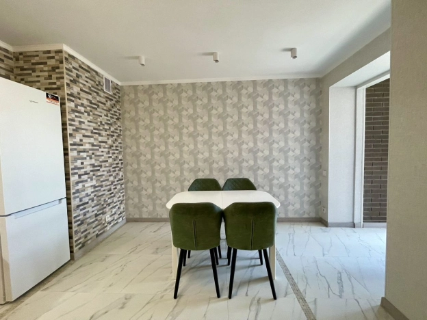 Купить двухкомнатную квартиру в Ростовской области. Вариант № 23975, 2, площадь -  квм, цена 9500000 рублей