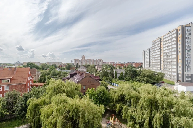 Купить трехкомнатную квартиру в Калининграде. Вариант № 10493872, 21, площадь -  квм, цена 9850000 рублей