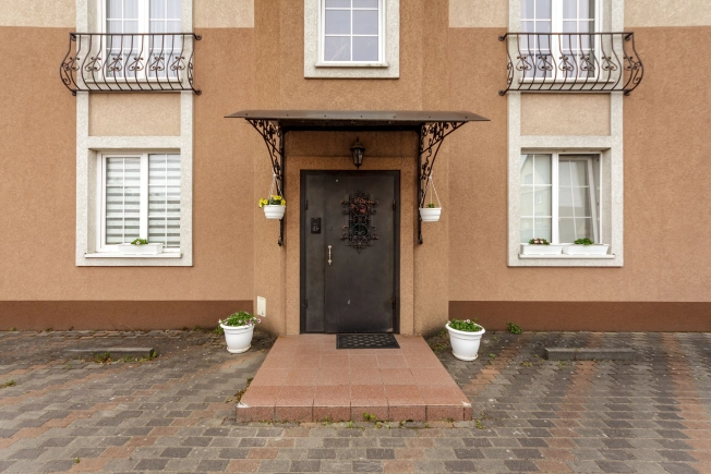 Купить двухкомнатную квартиру в районе Ленинградский в Калининградской области. Вариант № 51306, 19, площадь -  квм, цена 10390000 рублей