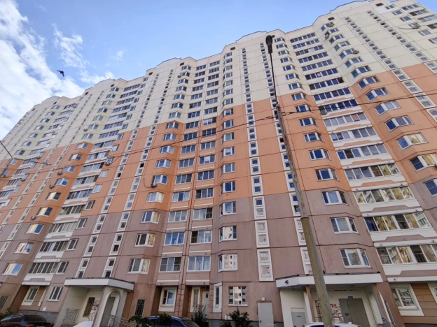 Купить трехкомнатную квартиру в Калуге. Вариант № 2834870, 28, площадь -  квм, цена 9850000 рублей