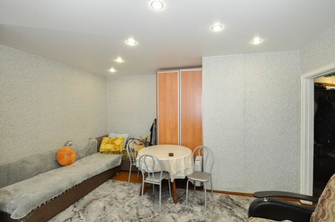 Купить однокомнатную квартиру в Новосибирской области. Вариант № 9220157, 4, площадь -  квм, цена 2695000 рублей