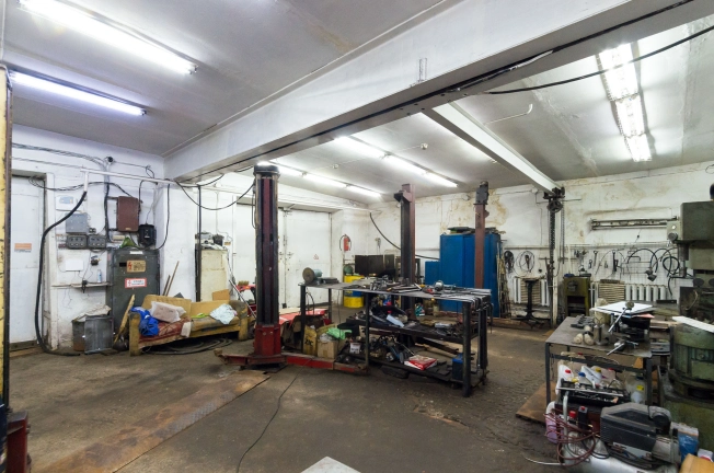 Купить коммерческую недвижимость в Тобольске. Вариант № 12798, 6, площадь -  квм, цена 6000000 рублей