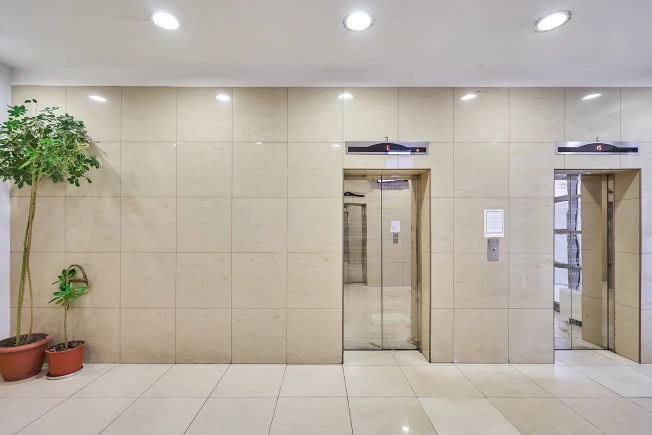 Купить двухкомнатную квартиру на вторичке в Микрорайоне 7А, район Северный в Москве. Вариант № 10487458, 7, площадь -  квм, цена 33000000 рублей