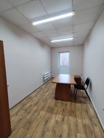 Снять коммерческую недвижимость в Иванове. Вариант № 10277452, 1, площадь -  квм, цена 8900 рублей