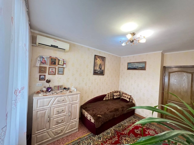 Купить трехкомнатную квартиру в Керчи. Вариант № 35836, 9, площадь - квм, цена 8700000 рублей