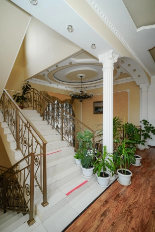 Купить дом в Омске. Вариант № 44414, 24, площадь -  квм, цена 26000000 рублей