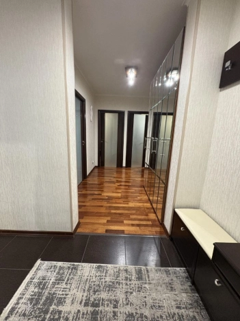 Купить квартиру в Москве. Вариант № 7800945, 3, площадь - квм, цена 30400000 рублей