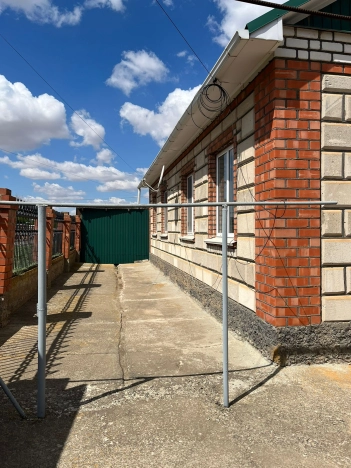 Купить дом в Элисте. Вариант № 6153487, 3, площадь -  квм, цена 7400000 рублей