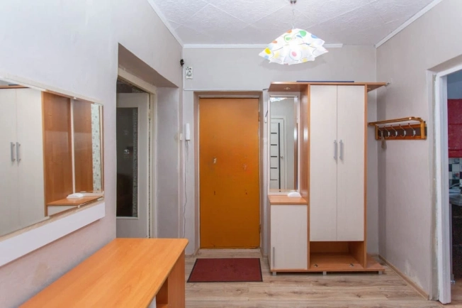 Купить многокомнатную квартиру в Тюменской области. Вариант № 16436, 4, площадь -  квм, цена 3750000 рублей