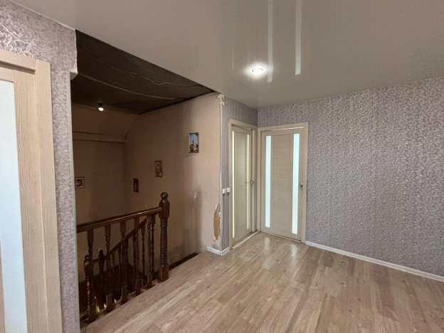 Купить дом в Новосибирске. Вариант № 9689874, 9, площадь -  квм, цена 8500000 рублей