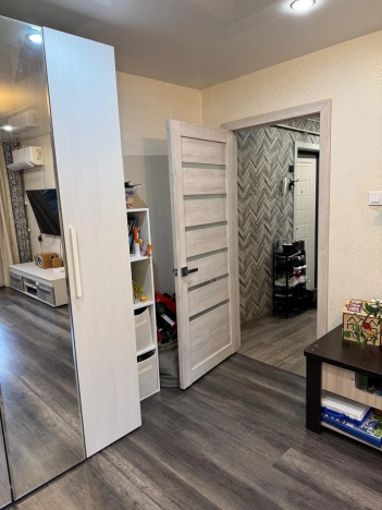 Купить двухкомнатную квартиру в Новосибирской области. Вариант № 10267582, 4, площадь -  квм, цена 4000000 рублей