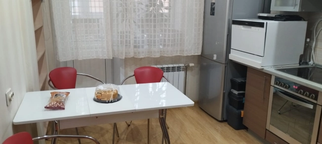 Купить трехкомнатную квартиру в Новосибирской области. Вариант № 8240021, 3, площадь -  квм, цена 9990000 рублей