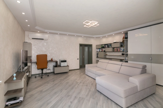 Купить квартиру на улице Маяковского в Республике Крым. Вариант № 1133903, 12, площадь -  квм, цена 17000000 рублей