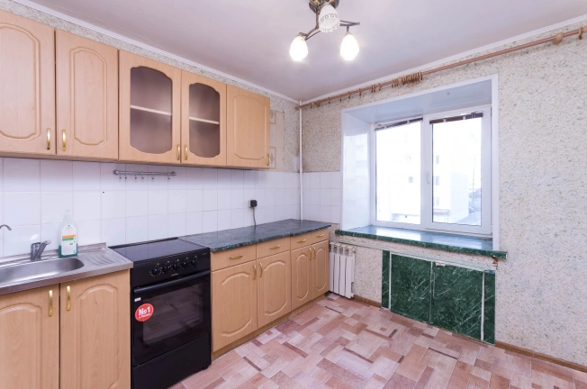 Купить однокомнатную квартиру в Микрорайоне 3-й, Тобольск в Тобольске. Вариант № 35946, 4, площадь -  квм, цена 3500000 рублей