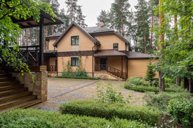 Купить дом на улице Колтушское шоссе в Всеволожске. Вариант № 297517, 1, площадь -  квм, цена 178000000 рублей