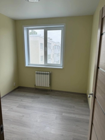 Купить четырехкомнатную квартиру в Белгородской области. Вариант № 43079, 4, площадь -  квм, цена 4900000 рублей