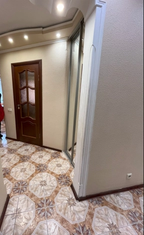 Купить трехкомнатную квартиру на улице Московское шоссе в Санкт-Петербурге. Вариант № 32154, 20, площадь -  квм, цена 15000000 рублей