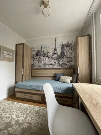 Купить трехкомнатную квартиру в Ростовской области. Вариант № 9614192, 8, площадь -  квм, цена 7800000 рублей