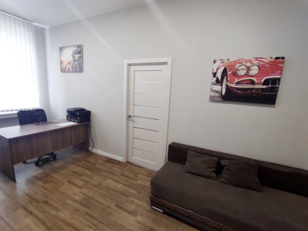 Купить офисы в Омске. Вариант № 60871, 5, площадь -  квм, цена 2990000 рублей