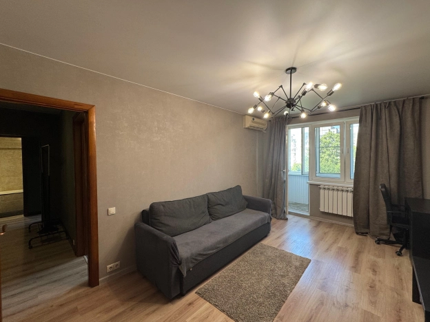 Купить двухкомнатную квартиру на улице имени 40-летия Победы в Краснодаре. Вариант № 45846, 8, площадь -  квм, цена 6200000 рублей