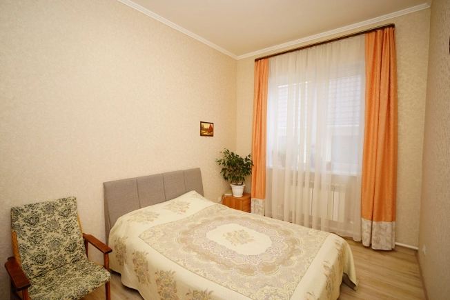 Купить дом в Микрорайоне Порт-Артур в Омске. Вариант № 4824714, 11, площадь -  квм, цена 13000000 рублей