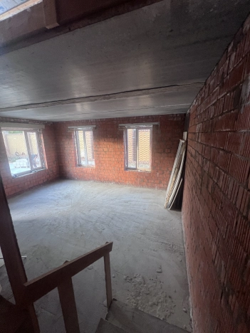 Купить трехкомнатную квартиру в Сыктывкаре. Вариант № 5288677, 9, площадь -  квм, цена 12000000 рублей