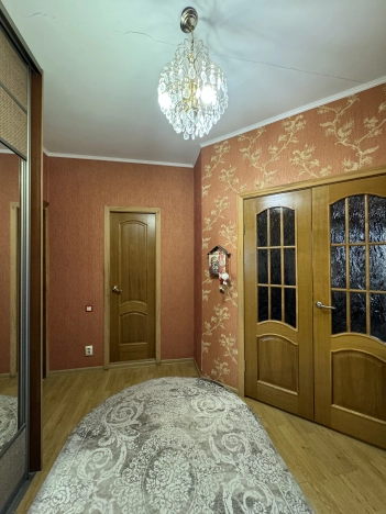 Купить двухкомнатную квартиру на улице Ангарская в Волгограде. Вариант № 12174, 13, площадь -  квм, цена 5500000 рублей