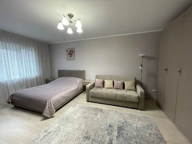 Купить квартиру на вторичке у метро Калужская в Москве. Вариант № 10446844, 0, площадь -  квм, цена 21000000 рублей