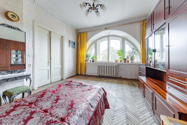 Купить трехкомнатную квартиру на улице Малоохтинский проспект в Санкт-Петербурге. Вариант № 8060298, 9, площадь -  квм, цена 13000000 рублей