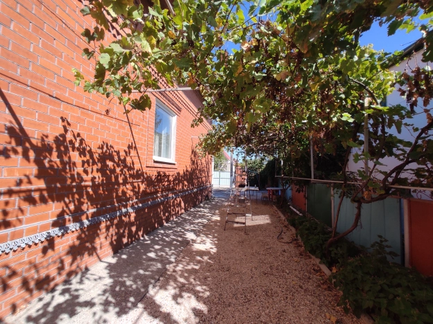 Купить дом на улице Гранатовая в Краснодарском крае. Вариант № 3356574, 45, площадь -  квм, цена 15200000 рублей