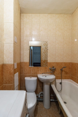 Купить однокомнатную квартиру в Омске. Вариант № 19006, 6, площадь -  квм, цена 5699000 рублей