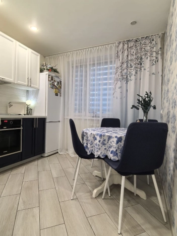 Купить квартиру в Москве. Вариант № 9820086, 3, площадь -  квм, цена 16600000 рублей