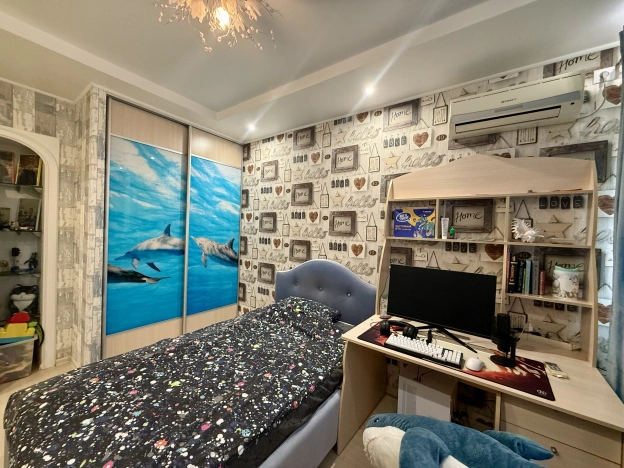 Купить четырехкомнатную квартиру в Волгограде. Вариант № 9012, 13, площадь -  квм, цена 9999999 рублей