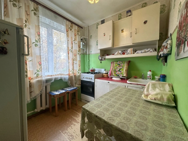 Купить многокомнатную квартиру в Калужской области. Вариант № 7579473, 6, площадь - квм, цена 2800000 рублей