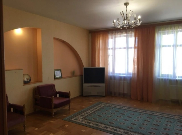 Купить трехкомнатную квартиру в районе Советский в Рязани. Вариант № 9090283, 6, площадь -  квм, цена 17000000 рублей