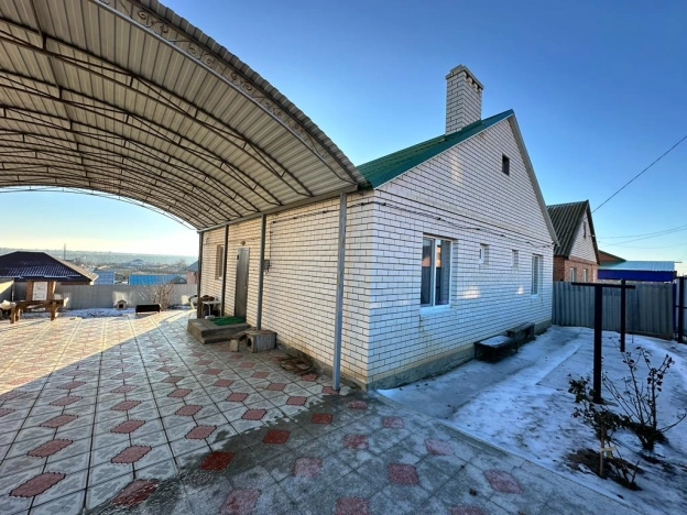 Купить дом на улице Хомутникова в Элисте. Вариант № 6186, 0, площадь -  квм, цена 8500000 рублей