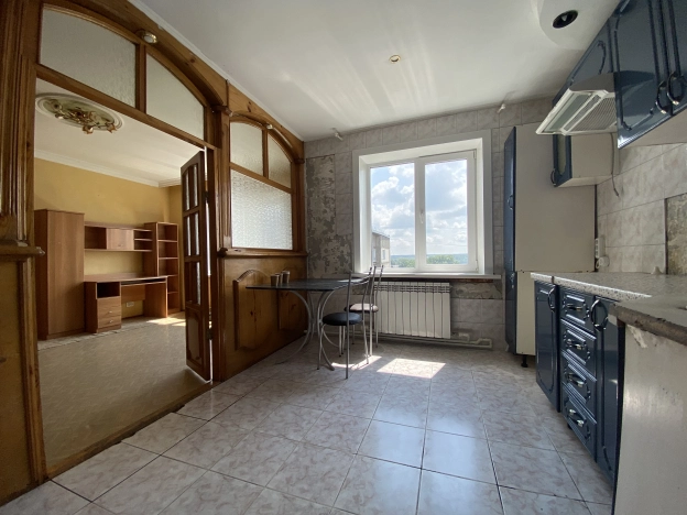 Купить многокомнатную квартиру в Бийске. Вариант № 52580, 2, площадь -  квм, цена 6500000 рублей