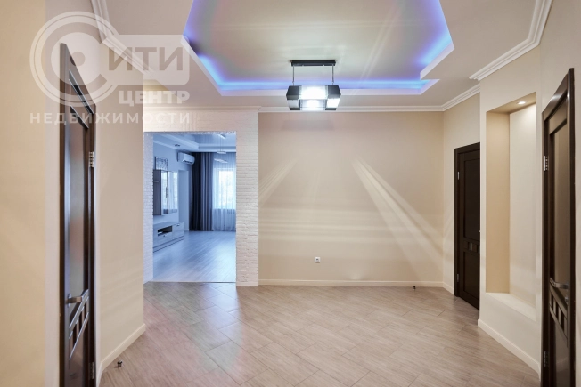 Купить трехкомнатную квартиру в Воронеже. Вариант № 1392545, 20, площадь -  квм, цена 15899000 рублей