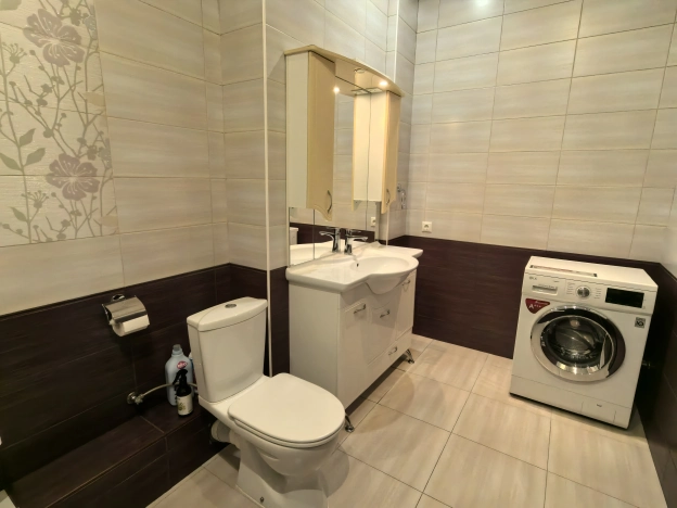 Купить трехкомнатную квартиру в Калининграде. Вариант № 6700884, 14, площадь -  квм, цена 19900000 рублей