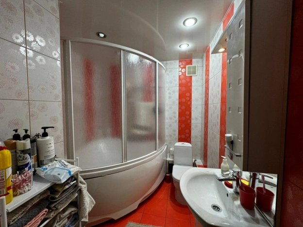 Купить трехкомнатную квартиру в Иркутской области. Вариант № 8513487, 3, площадь -  квм, цена 4999999 рублей