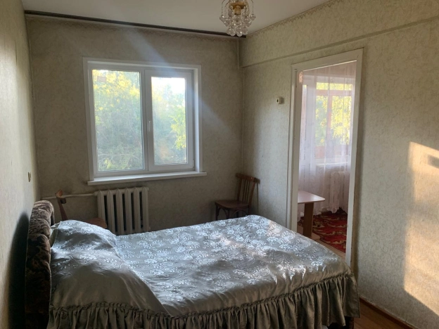 Купить двухкомнатную квартиру на вторичке у метро Золотая нива в Новосибирске. Вариант № 2474850, 12, площадь -  квм, цена 4250000 рублей